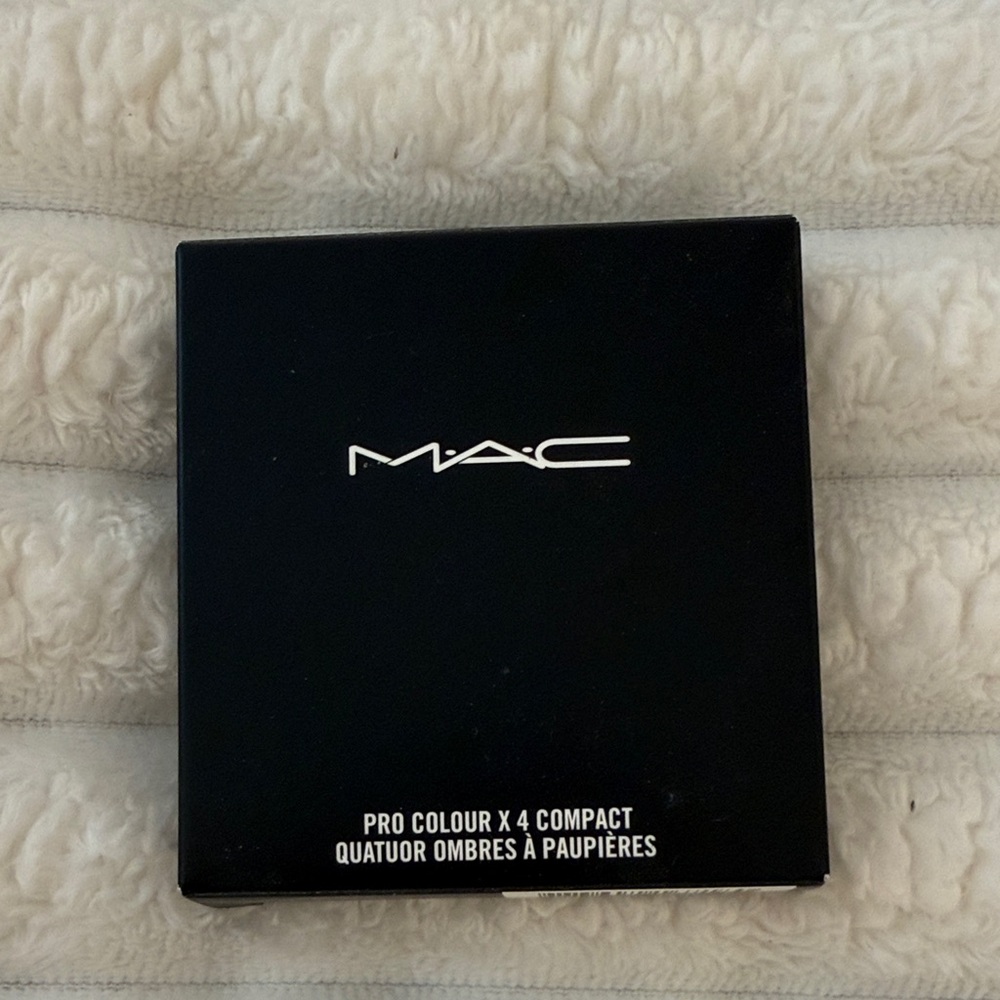 MAC Pro Colour X 4 Compact